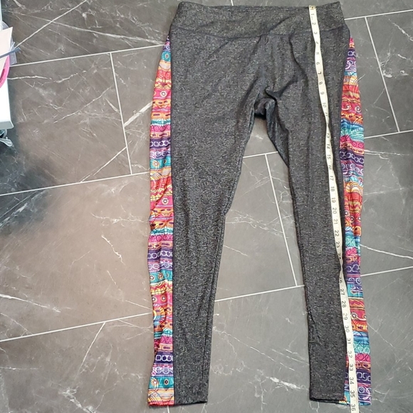 EUC Ankle length workout leggings, LulaRoe XL - Picture 5 of 6